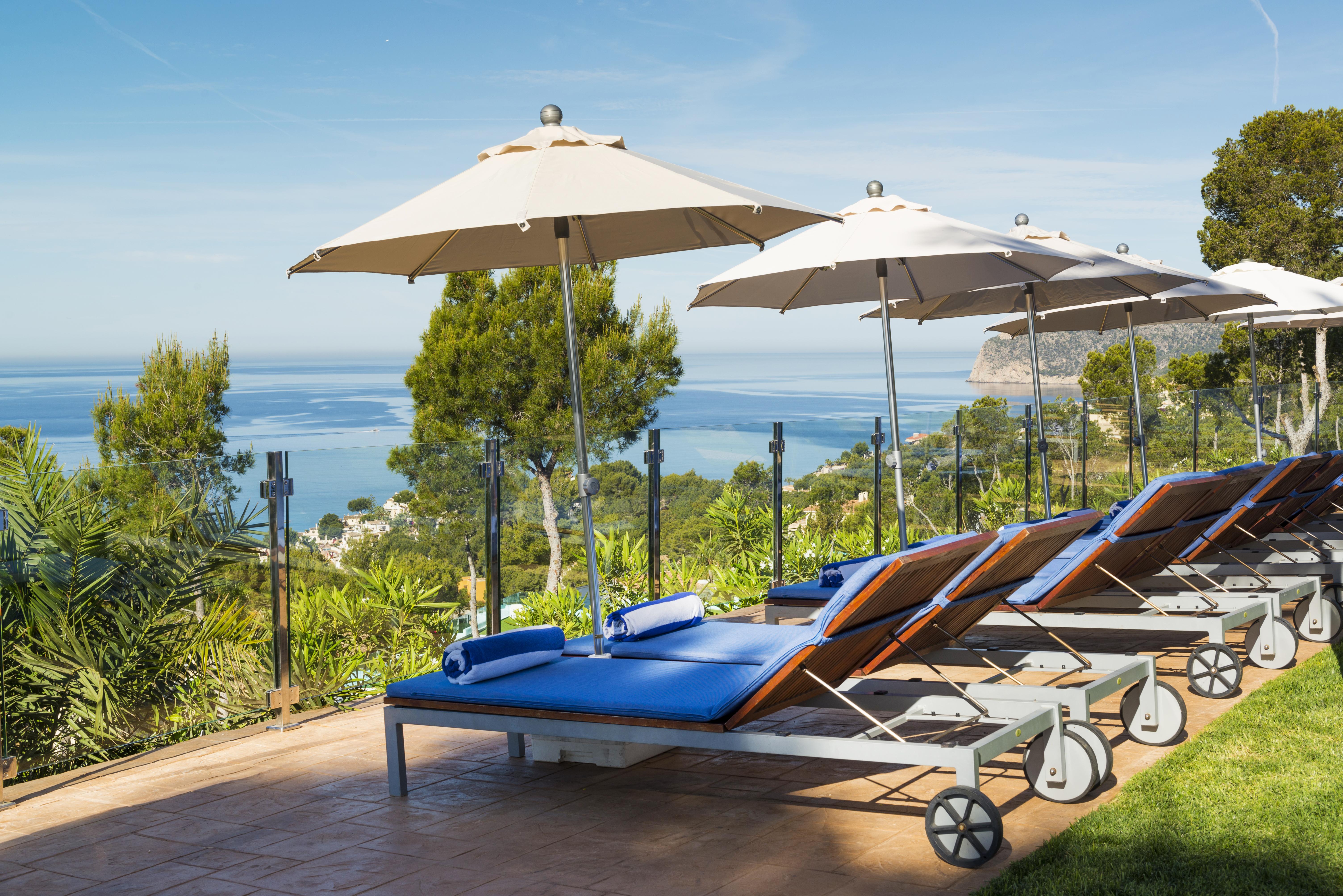 Hilton Mallorca Galatzo ปาเกรา ภายนอก รูปภาพ The resort's pool area