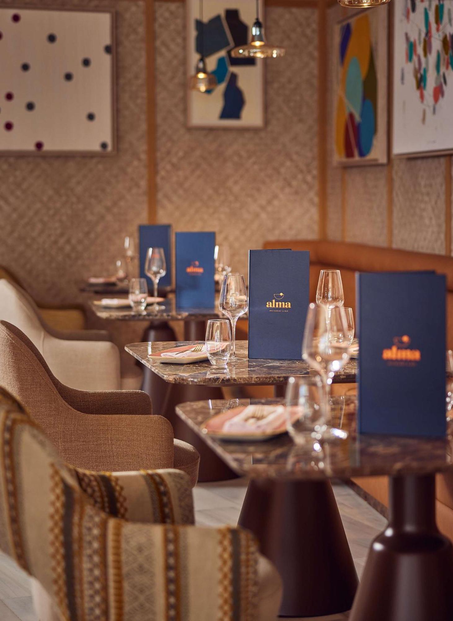Hilton Mallorca Galatzo ปาเกรา ภายนอก รูปภาพ Interior of a restaurant