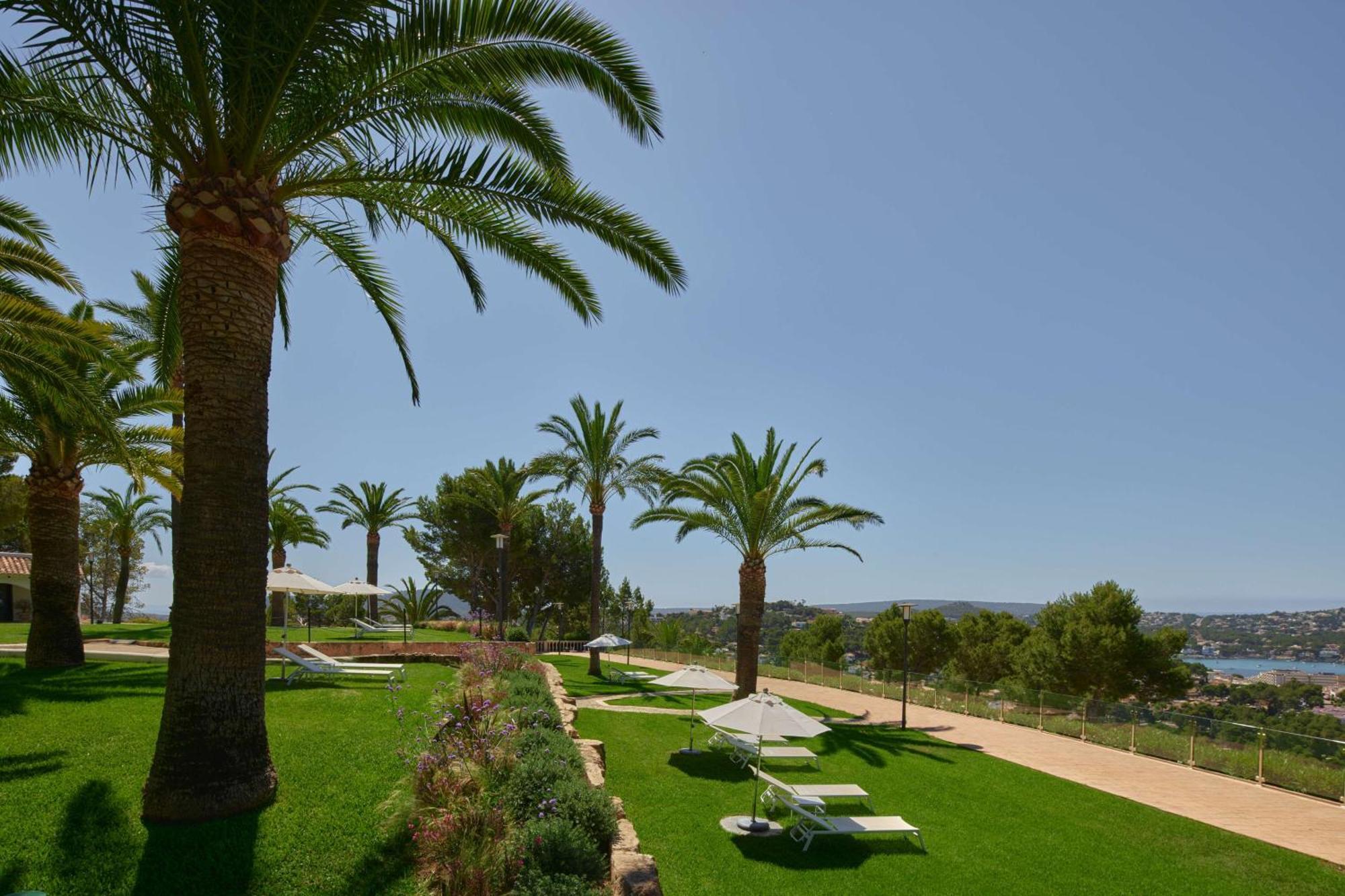Hilton Mallorca Galatzo ปาเกรา ภายนอก รูปภาพ The gardens of the hotel