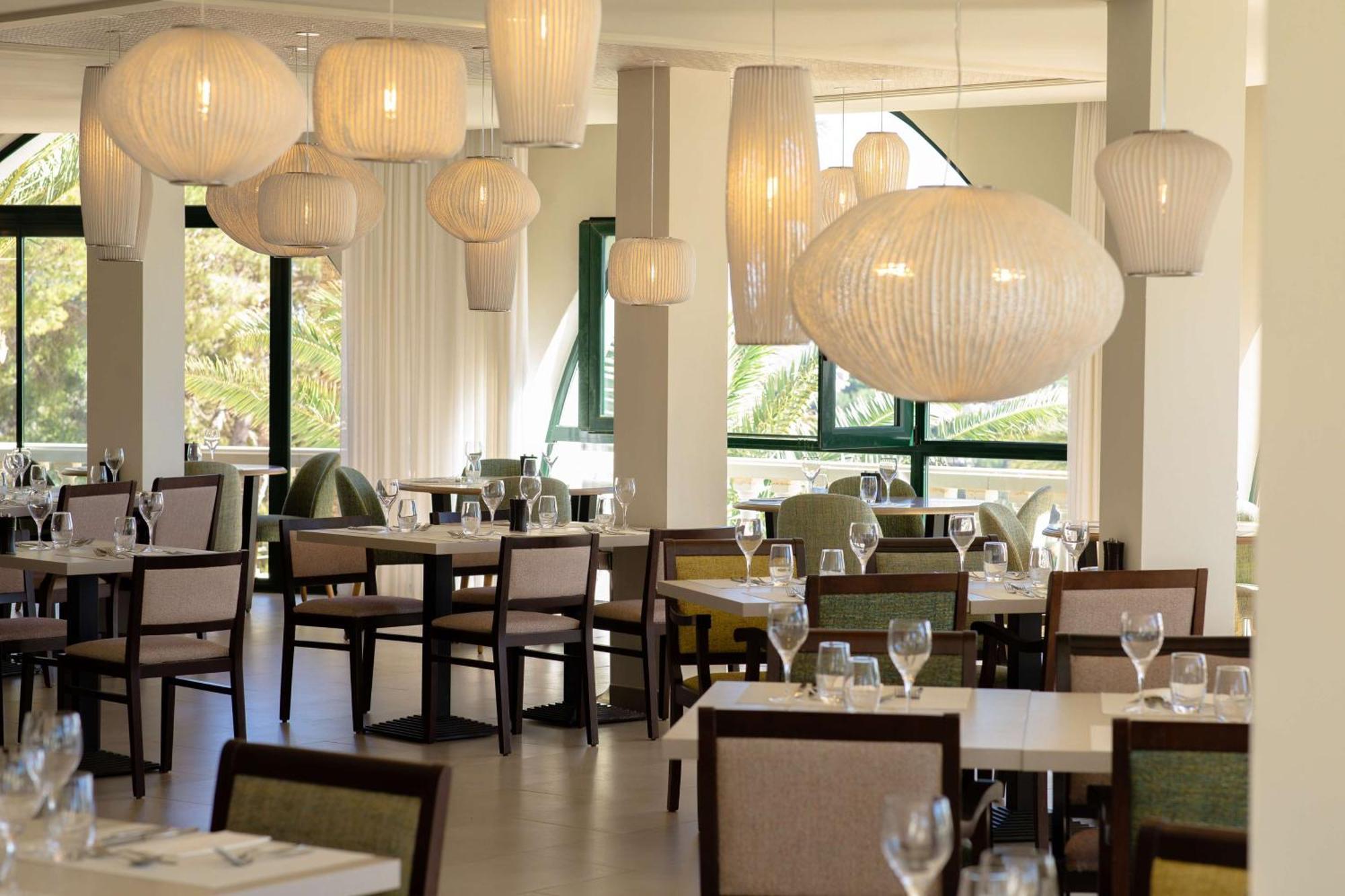 Hilton Mallorca Galatzo ปาเกรา ภายนอก รูปภาพ Restaurant