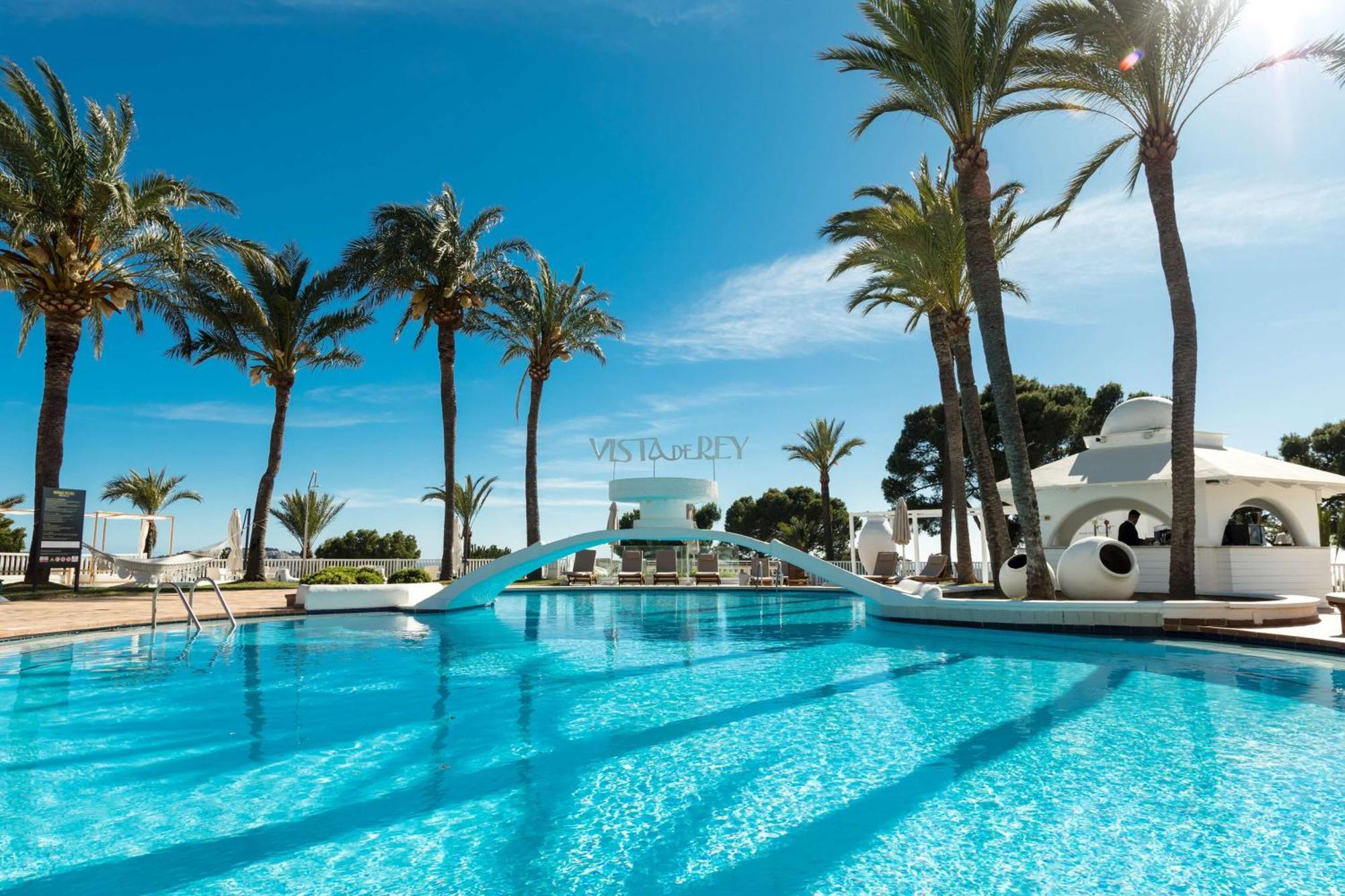 Hilton Mallorca Galatzo ปาเกรา ภายนอก รูปภาพ The swimming pool at the hotel