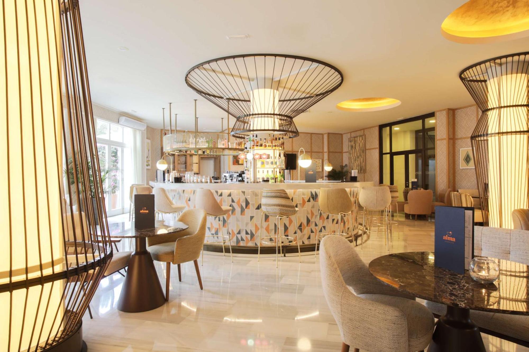 Hilton Mallorca Galatzo ปาเกรา ภายนอก รูปภาพ The bar at the hotel